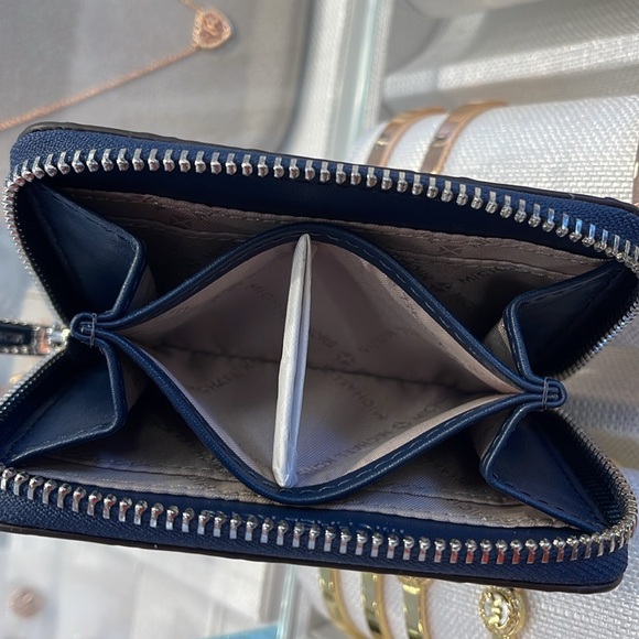 Michael Kors Women Medium Zip Around Card Case Coin Pouch Wallet Navy 
NWT - Picture 11 of 16